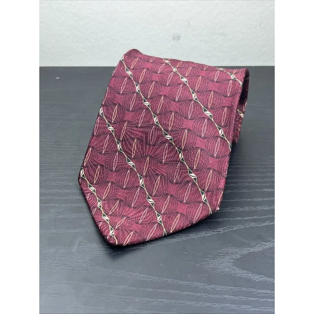 Bill Blass Black Label Maroon‎ Gold Pattern Neck Tie 59